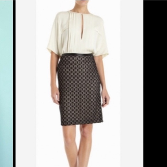 “DIANE VON FURSTENBERG” Stevie Net Lace Overlay Pencil Skirt